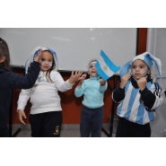 Los más pequeños celebraron el DIA DE LA BANDERA